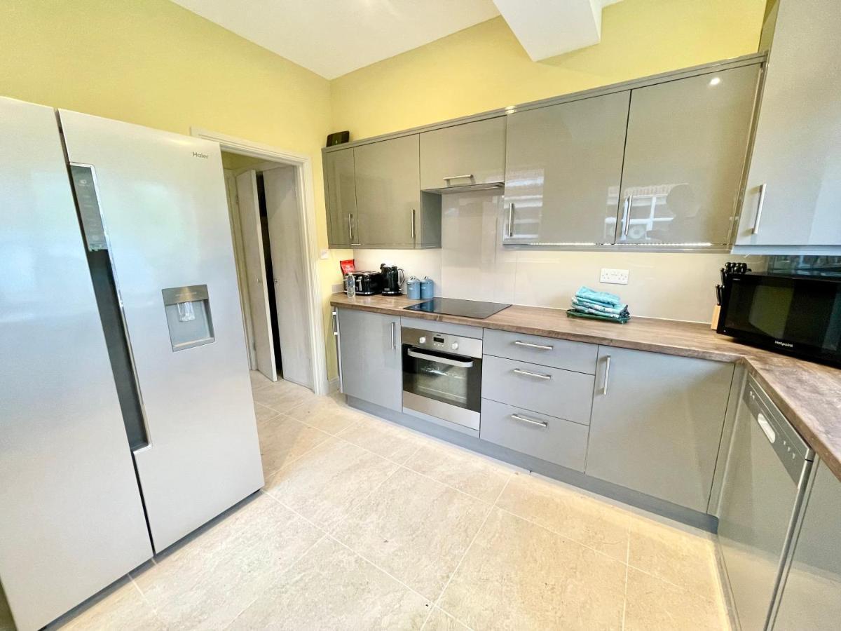 Rumah liburan Townhouse With Free Off Road Parking And Garden York